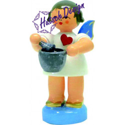 Herzengel stehend mit Mörser, blaue Flügel