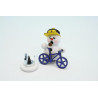 Mountainbiker weiss mit blauem Bike 8cm