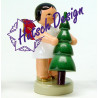 Engel stehend mit Weihnachtsbaum, rote Flügel
