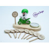 Kerzenhalter Biker weiß mit grünem Bike & Schild 8cm