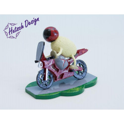 Schaf Racy mit rotem Motorrad 7,5cm