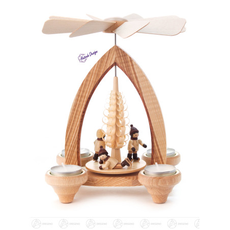 Pyramide mit Eisläufern  für Teelichter
