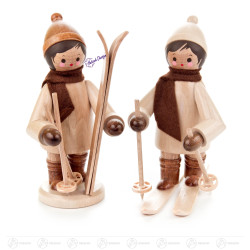 Kinder mit Ski groß natur