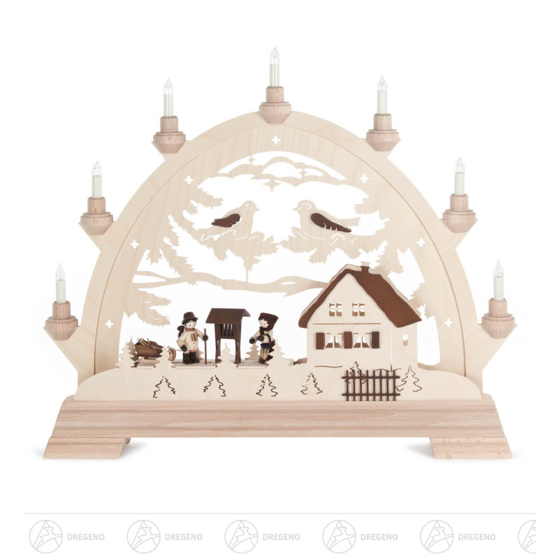 Rundbogen mit Waldleuten, elektrisch beleuchtet