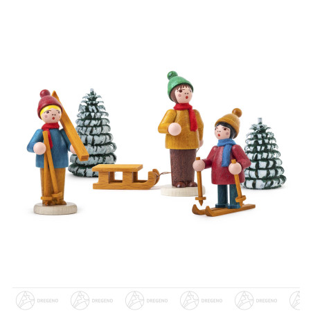 Wintersportler farbig lasiert mit Bäumen (5)