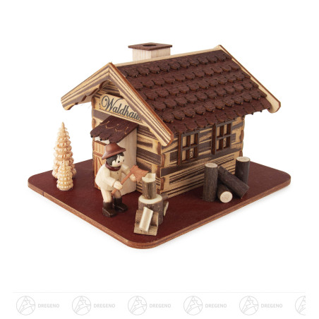 Räucherhaus Waldhaus mit Holzmacher