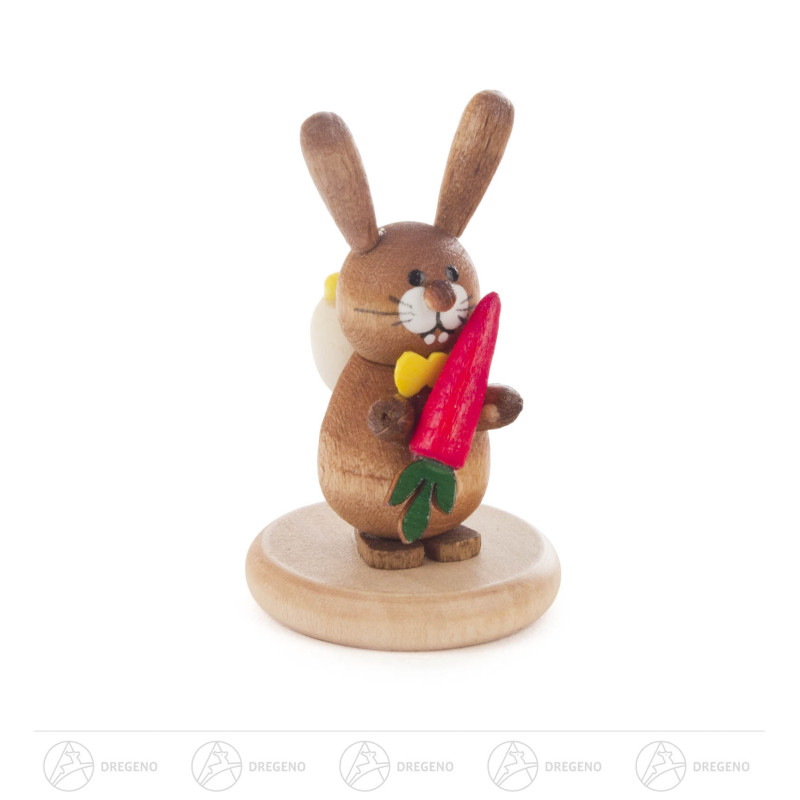 Hase mit Möhre auf Sockel farbig, lasiert 5cm