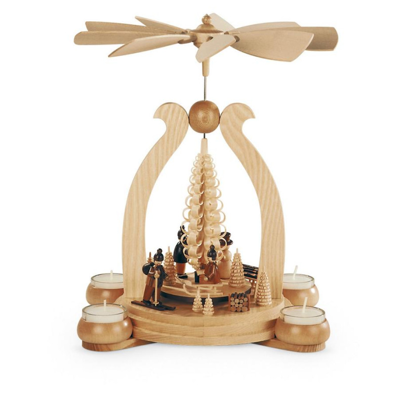 Bogenpyramide Wintermotiv