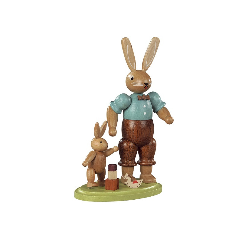 Hasenvater mit spielendem Kind