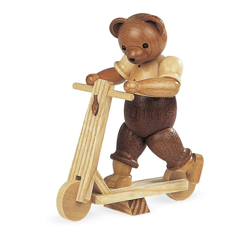 Bär auf Roller