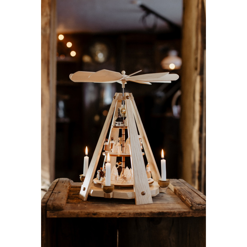 Pyramide mit Seiffener Motiv, gebürstet, natur