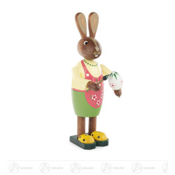 Osterhasenfrau mit Pinsel...