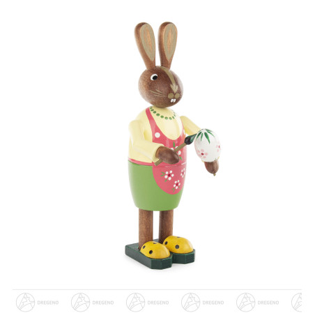 Osterhasenfrau mit Pinsel und Osterei 15cm