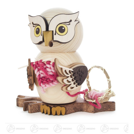 Räuchereule mit Strickzeug