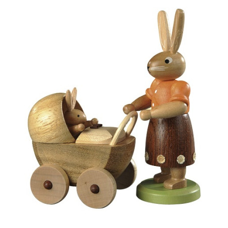 Hasenmutter mit Kinderwagen