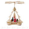 Pyramide mit Bescherung, für Teelichte