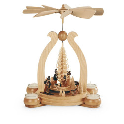 Bogenpyramide Wintermotiv