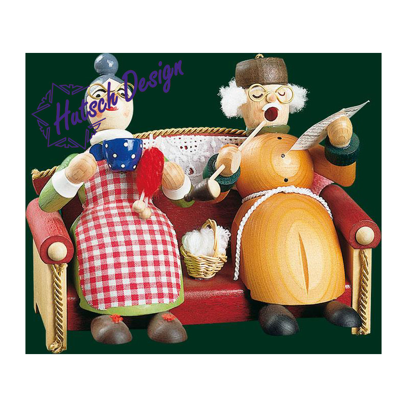 Oma und Opa auf Sofa